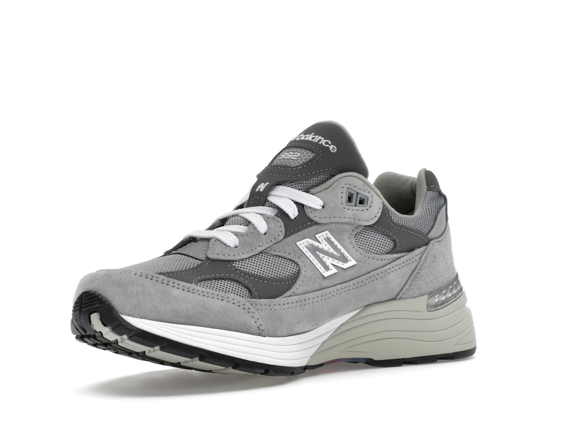 Vue 15 de New Balance 992 MiUSA Grey Silver Metallic