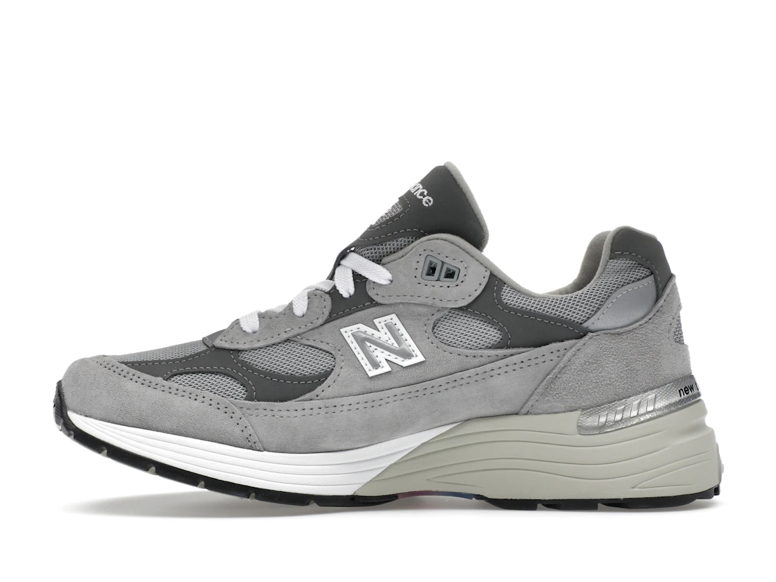 Vue 19 de New Balance 992 MiUSA Grey Silver Metallic
