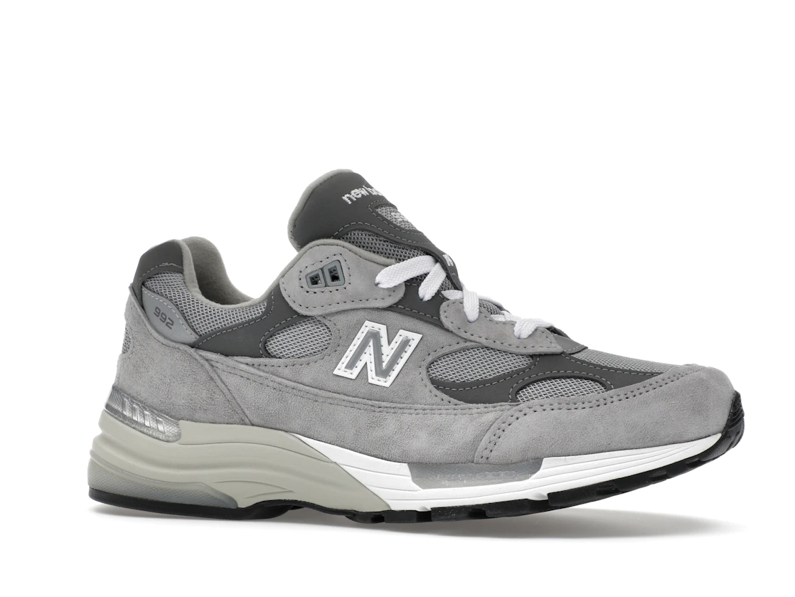 Vue 3 de New Balance 992 MiUSA Grey Silver Metallic