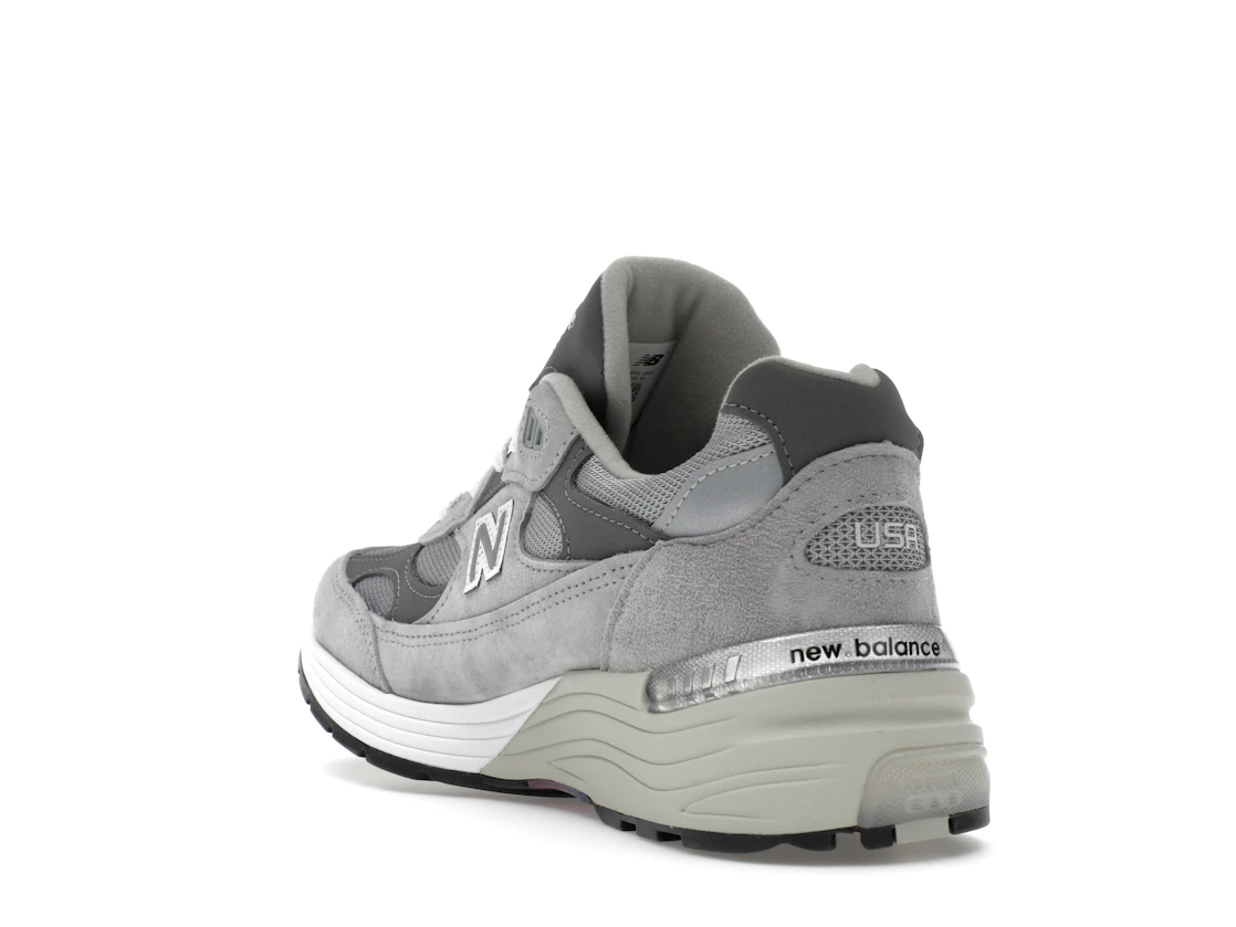 Vue 25 de New Balance 992 MiUSA Grey Silver Metallic