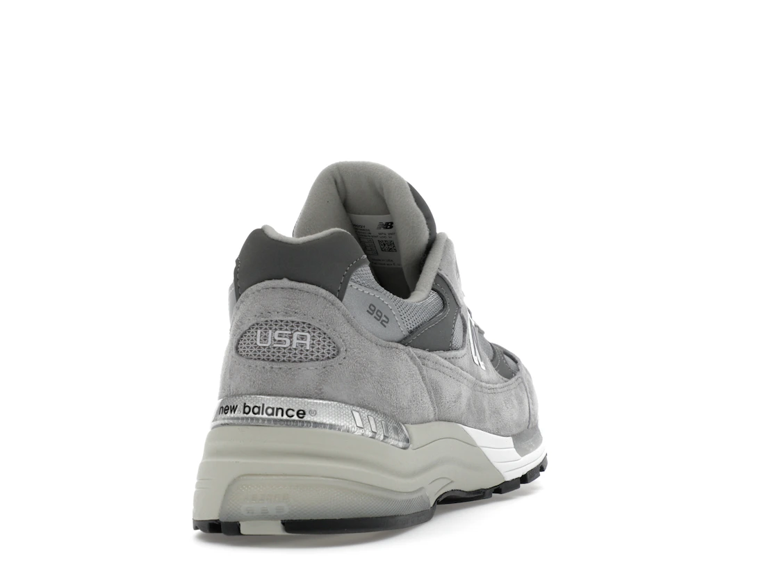 Vue 30 de New Balance 992 MiUSA Grey Silver Metallic