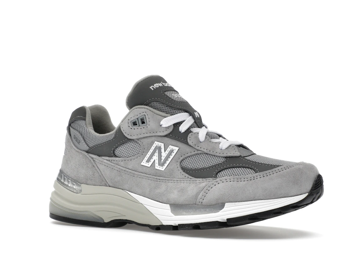Vue 4 de New Balance 992 MiUSA Grey Silver Metallic