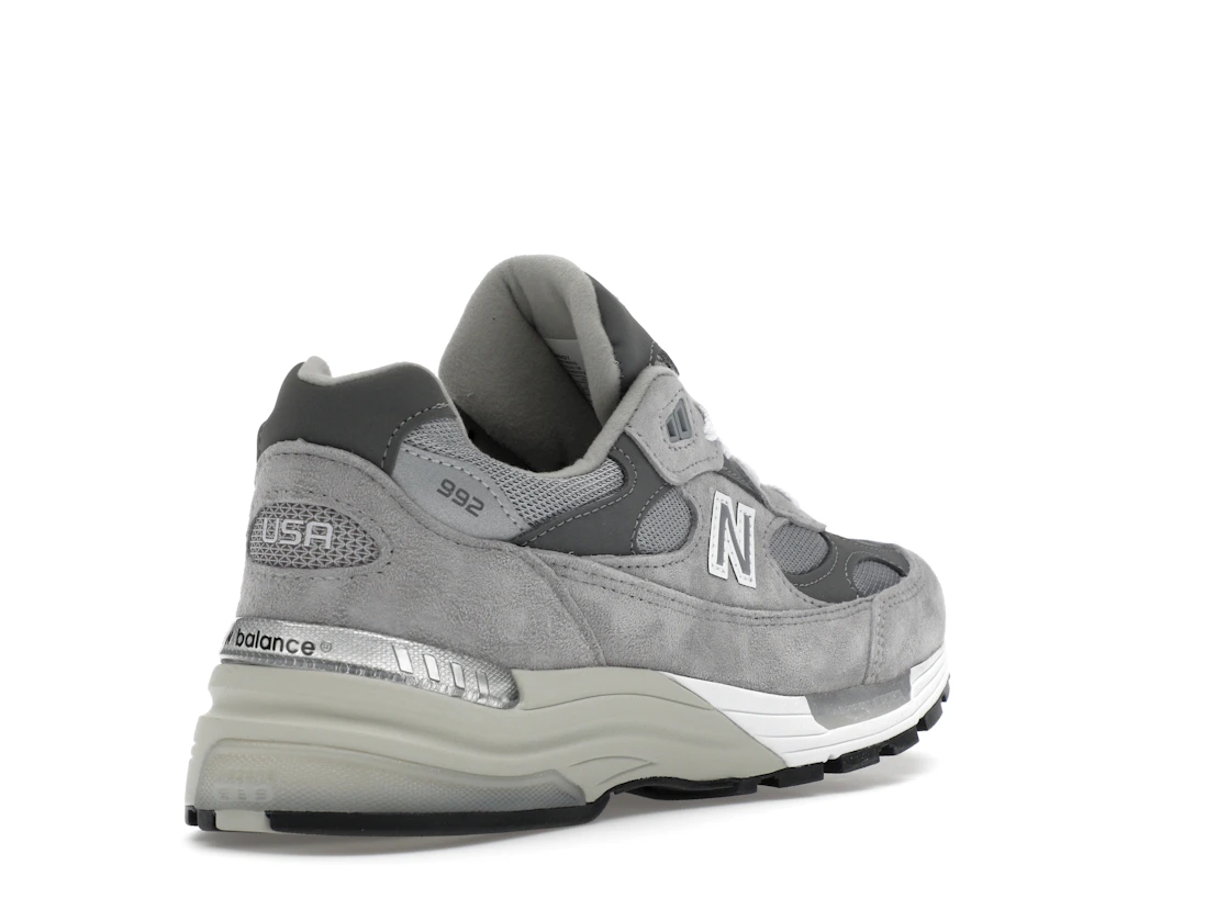 Vue 32 de New Balance 992 MiUSA Grey Silver Metallic