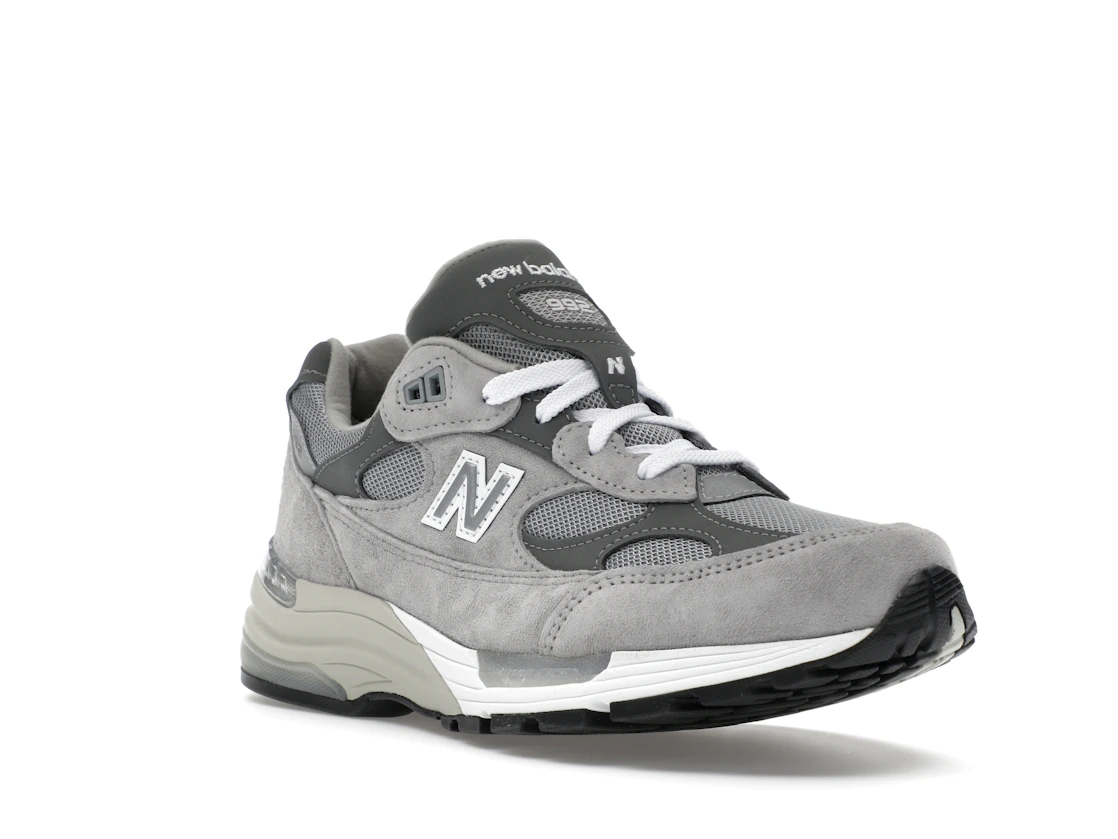 Vue 6 de New Balance 992 MiUSA Grey Silver Metallic