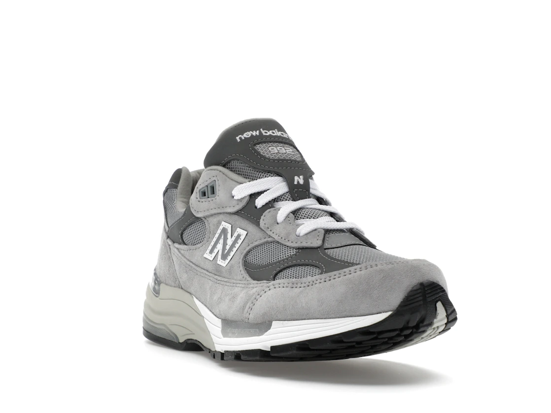 Vue 7 de New Balance 992 MiUSA Grey Silver Metallic