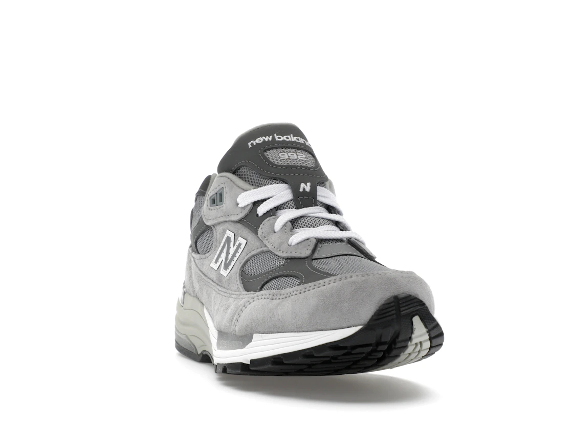Vue 8 de New Balance 992 MiUSA Grey Silver Metallic