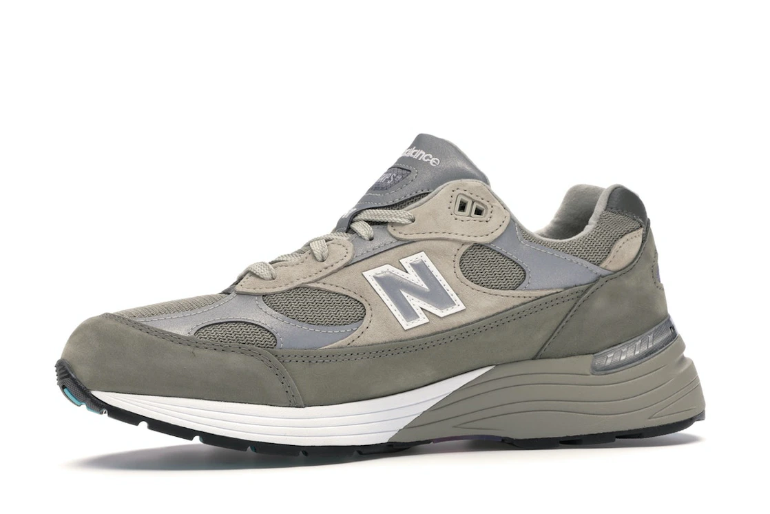 Vue 17 de New Balance 992 WTAPS