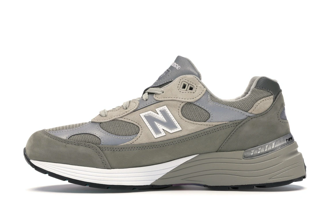 Vue 19 de New Balance 992 WTAPS