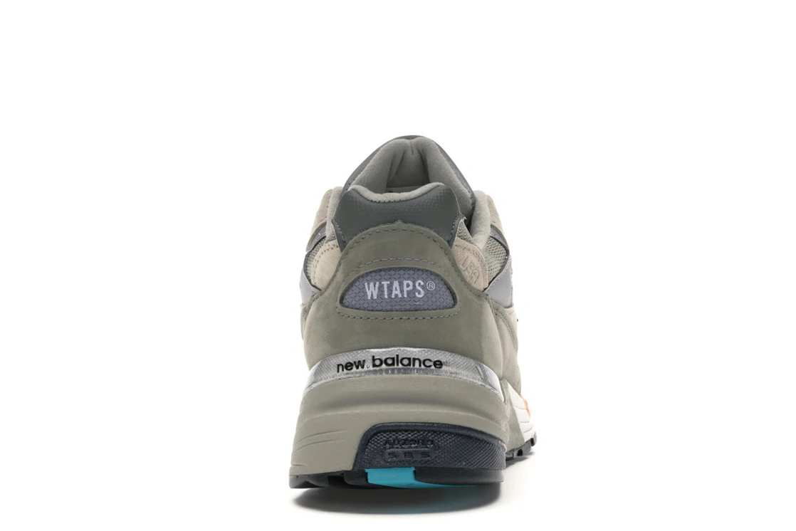 Vue 28 de New Balance 992 WTAPS