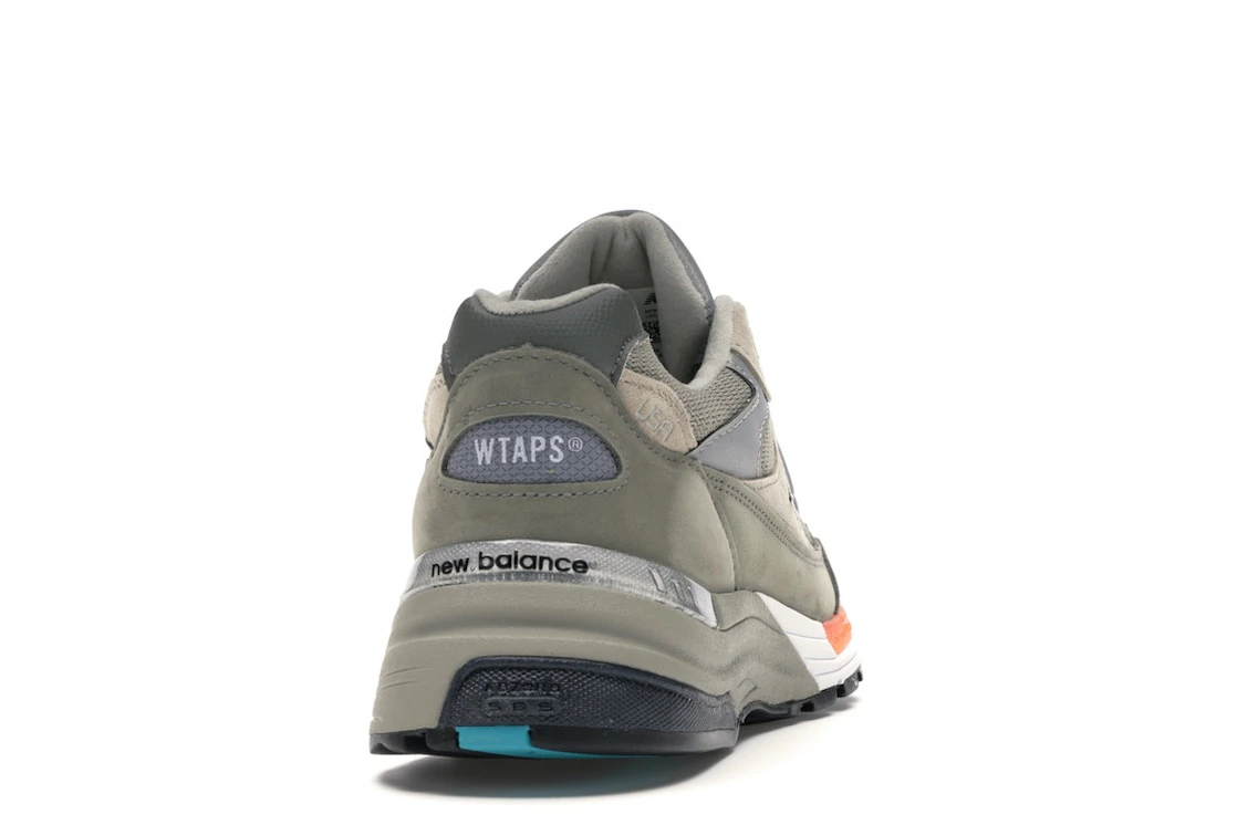 Vue 29 de New Balance 992 WTAPS