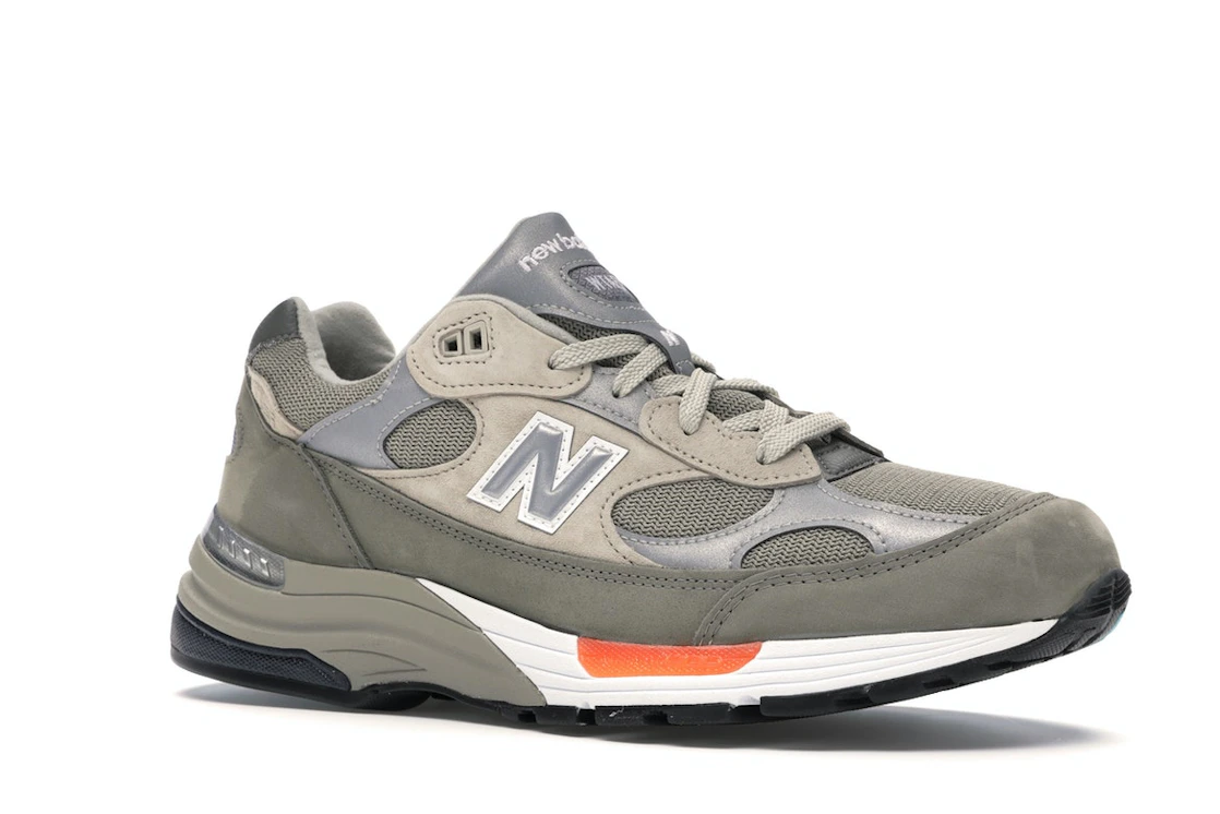 Vue 4 de New Balance 992 WTAPS