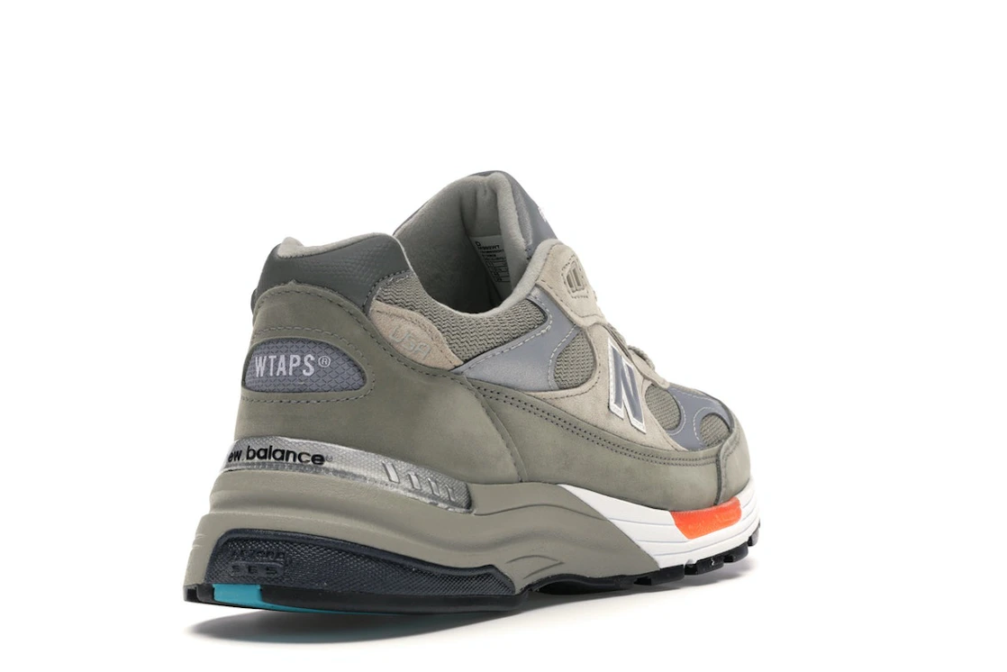 Vue 31 de New Balance 992 WTAPS