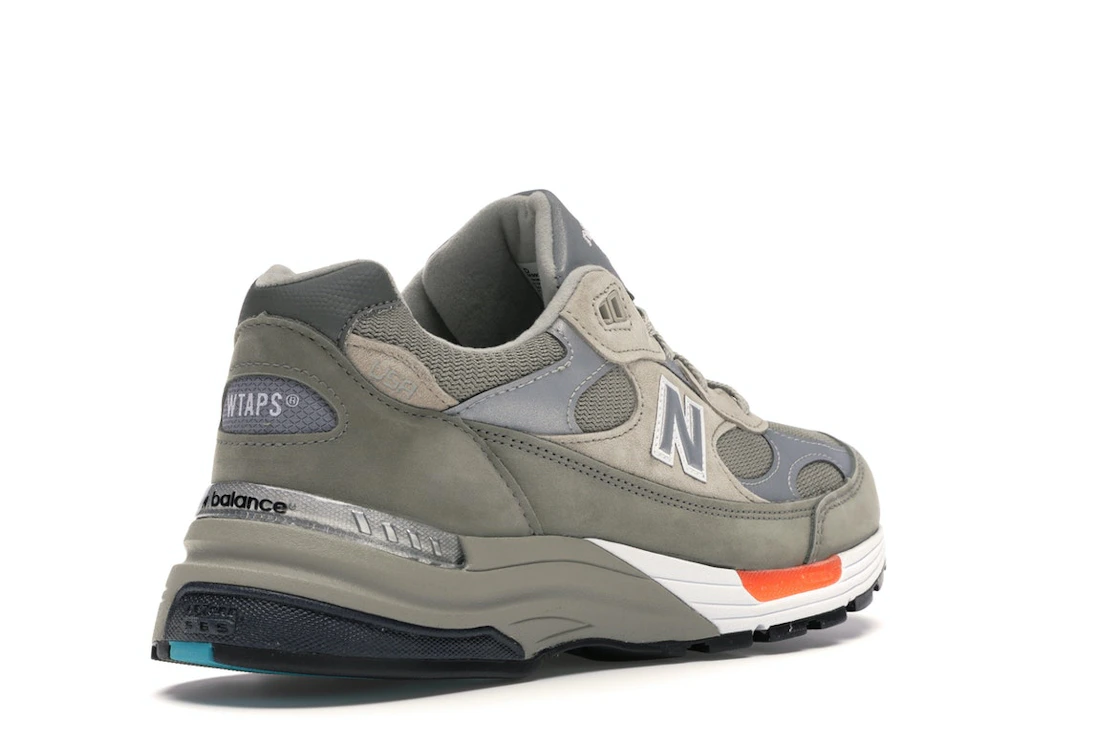 Vue 32 de New Balance 992 WTAPS
