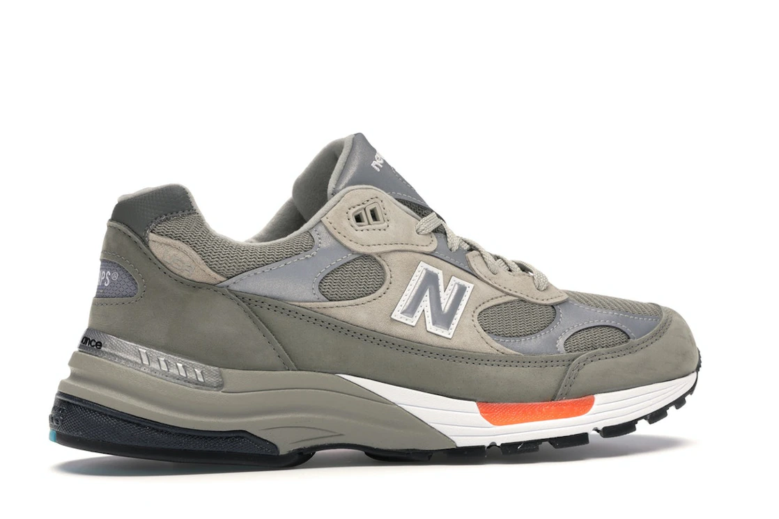 Vue 35 de New Balance 992 WTAPS
