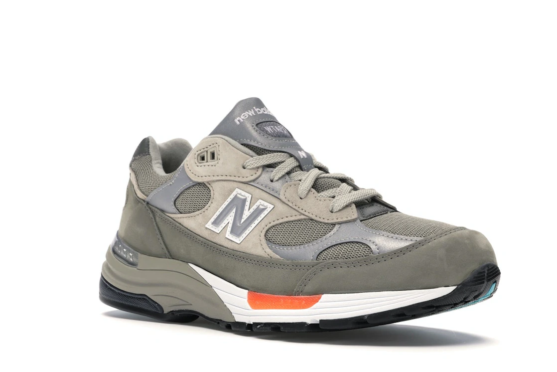 Vue 5 de New Balance 992 WTAPS
