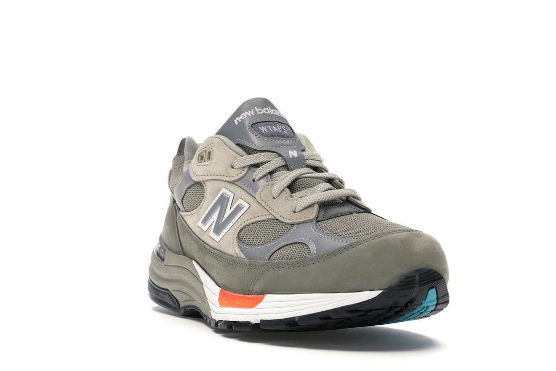 Vue 7 de New Balance 992 WTAPS