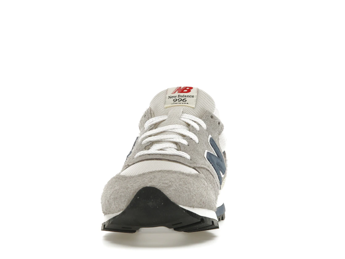 Vue 11 de New Balance 996 MiUSA Grey Day (2023)