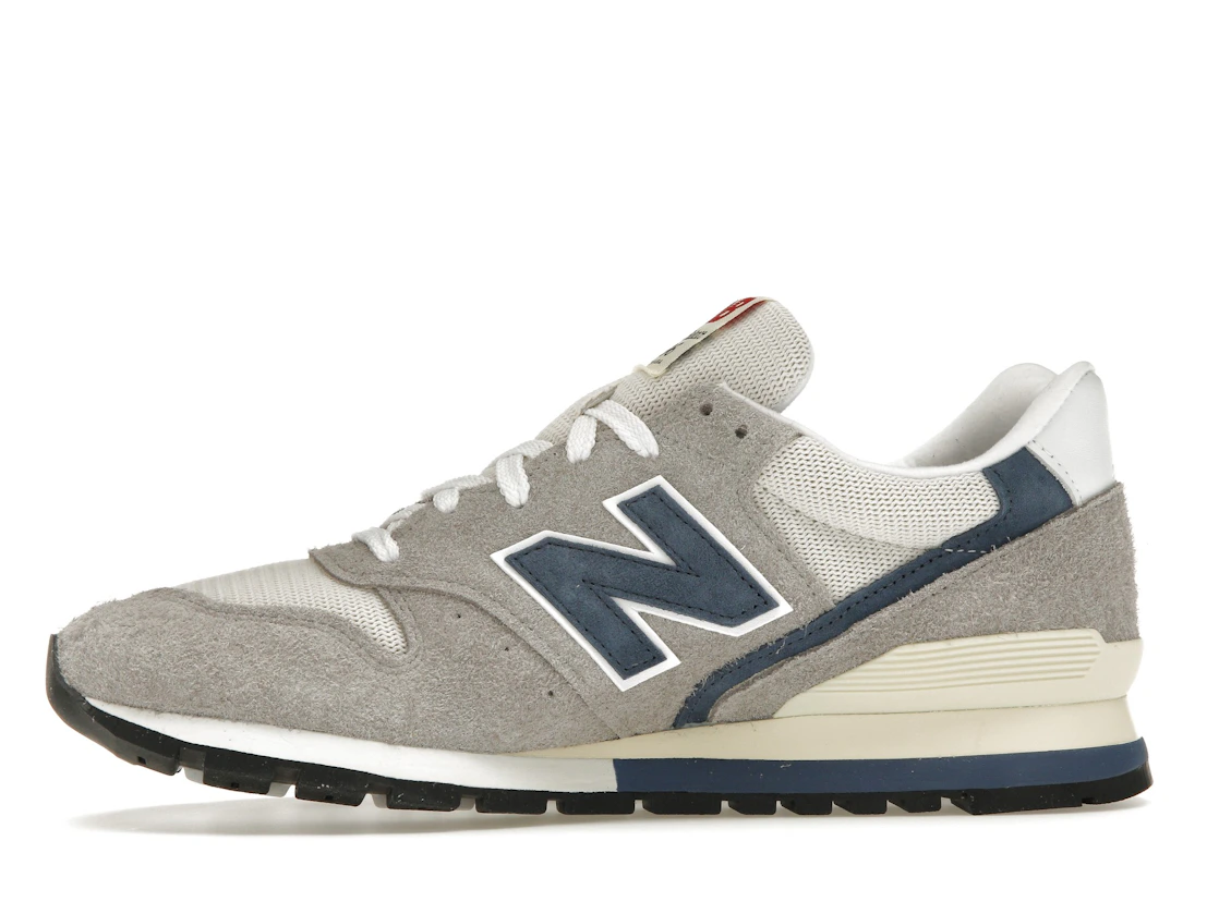 Vue 18 de New Balance 996 MiUSA Grey Day (2023)