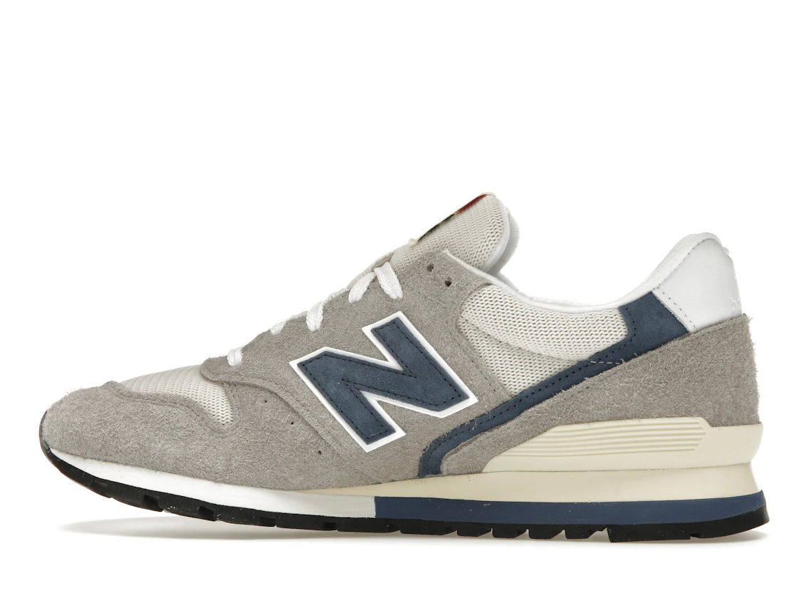 Vue 20 de New Balance 996 MiUSA Grey Day (2023)