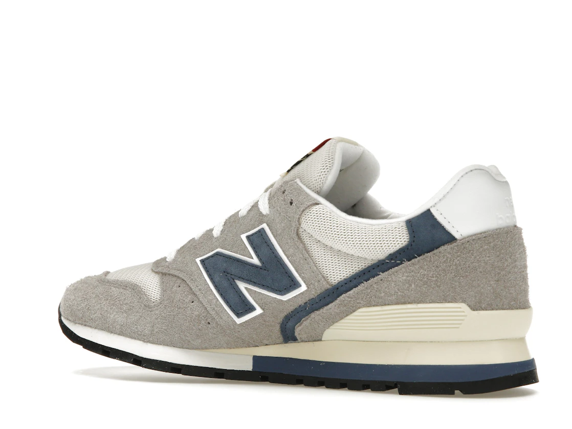 Vue 22 de New Balance 996 MiUSA Grey Day (2023)
