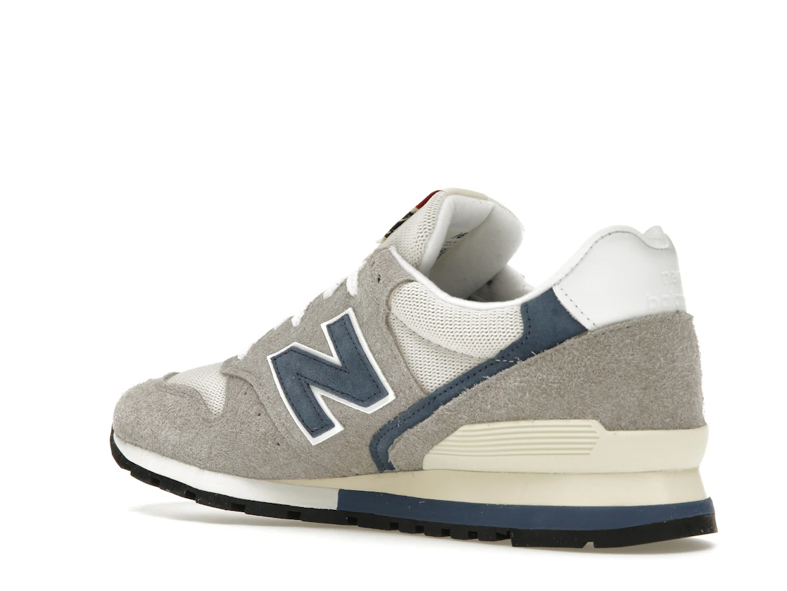Vue 23 de New Balance 996 MiUSA Grey Day (2023)