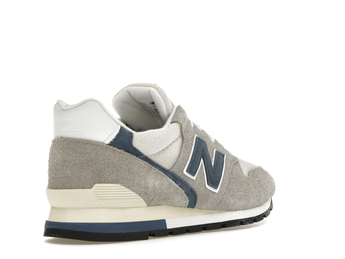 Vue 32 de New Balance 996 MiUSA Grey Day (2023)