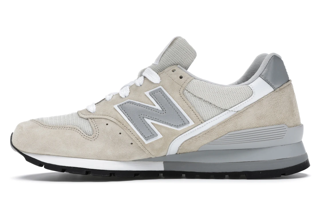 Vue 19 de New Balance 996 Tan White
