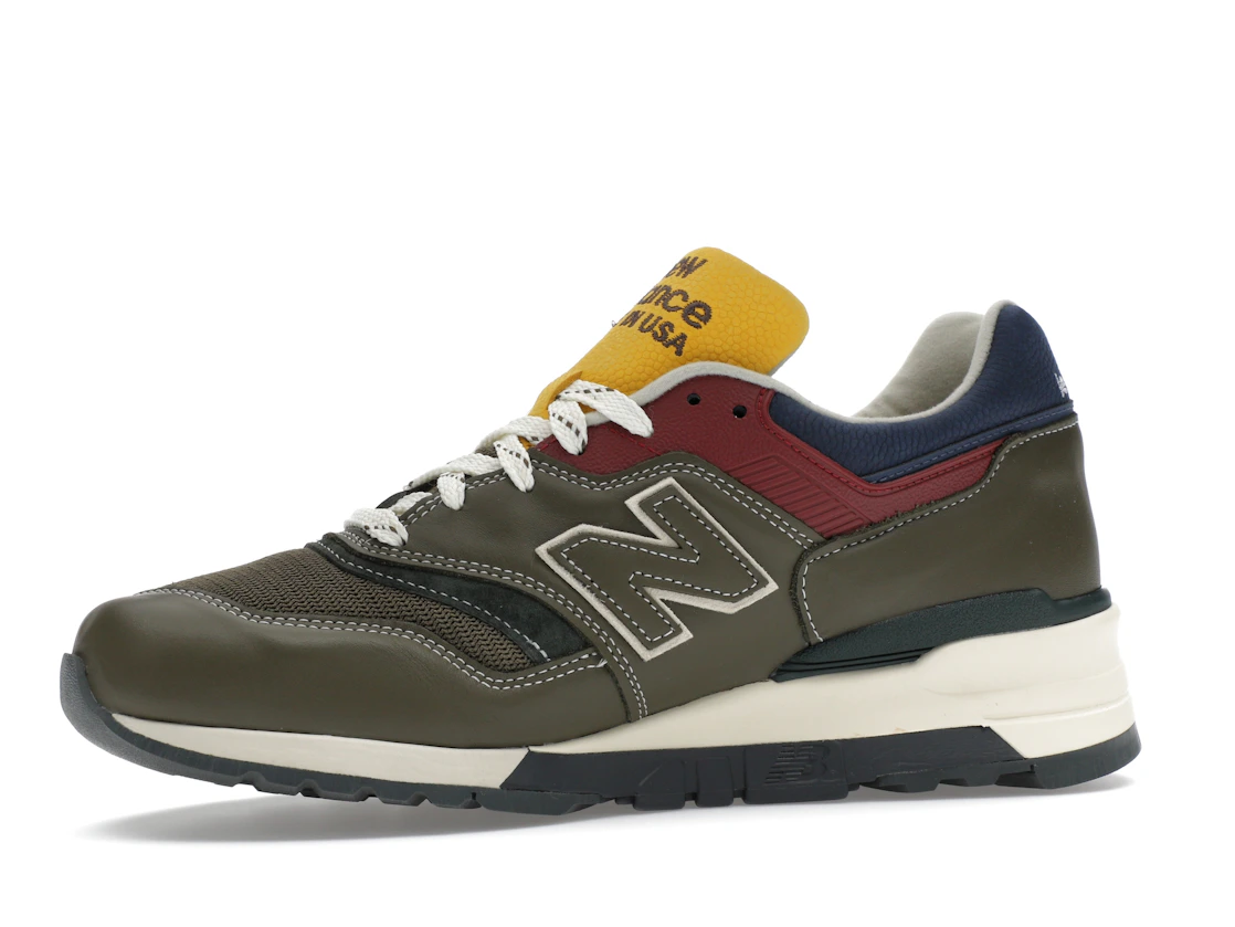 Vue 17 de New Balance 997 MiUSA Aimé Leon Dore Dark Moss Angora