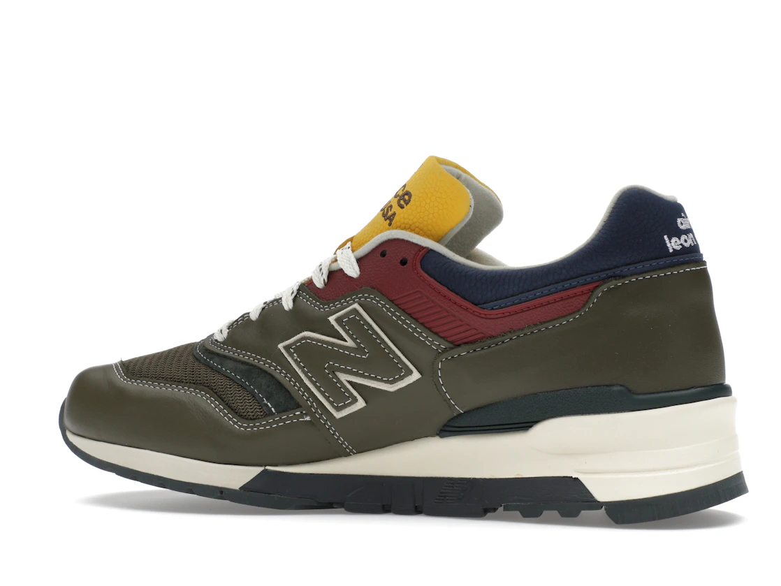 Vue 21 de New Balance 997 MiUSA Aimé Leon Dore Dark Moss Angora