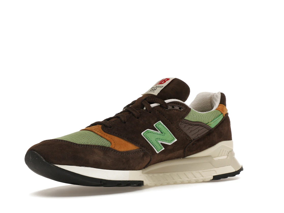Vue 15 de New Balance 998 MiUSA Teddy Santis Brown Green