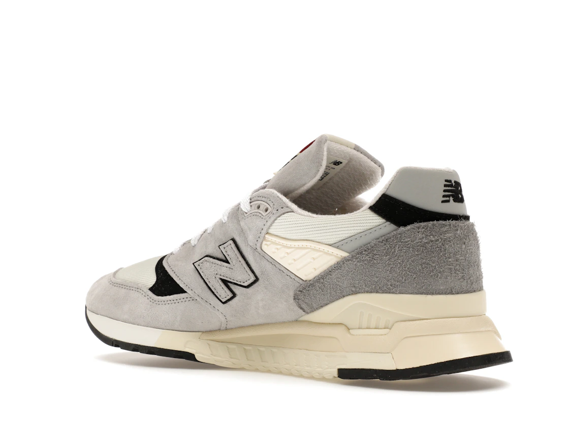 Vue 23 de New Balance 998 MiUSA Teddy Santis Grey Cream