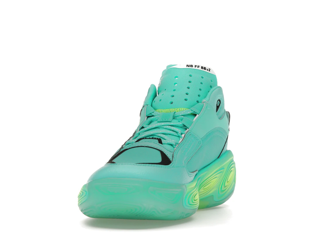 Vue 12 de New Balance Fresh Foam BB V2 Cyber Jade
