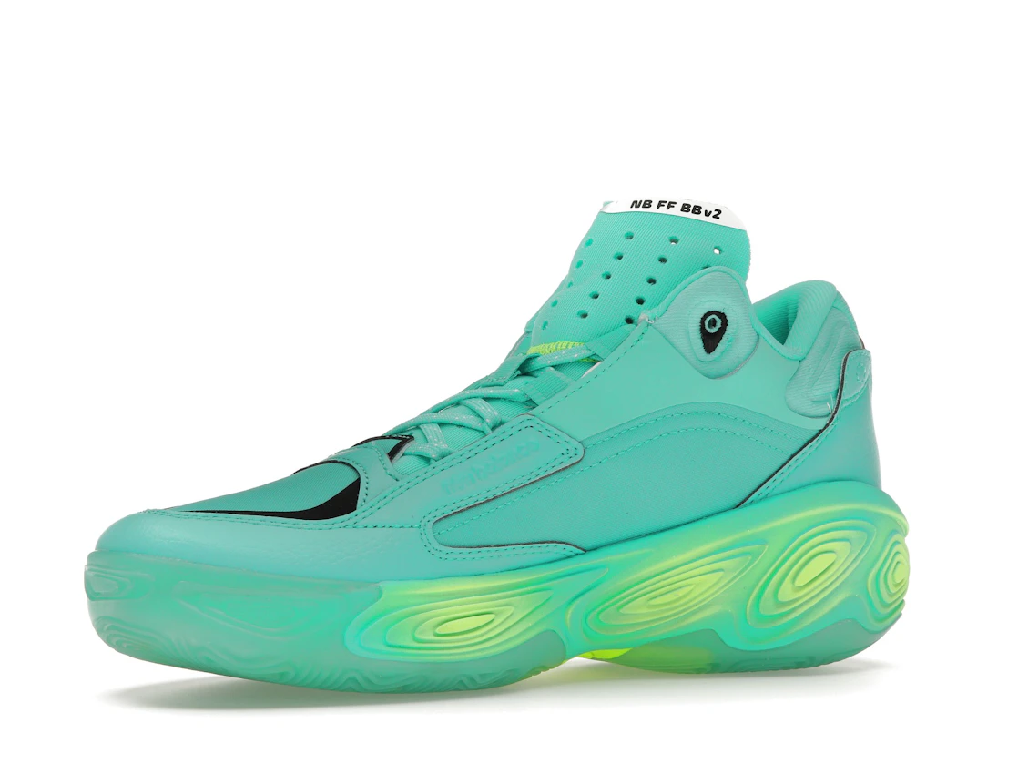 Vue 16 de New Balance Fresh Foam BB V2 Cyber Jade