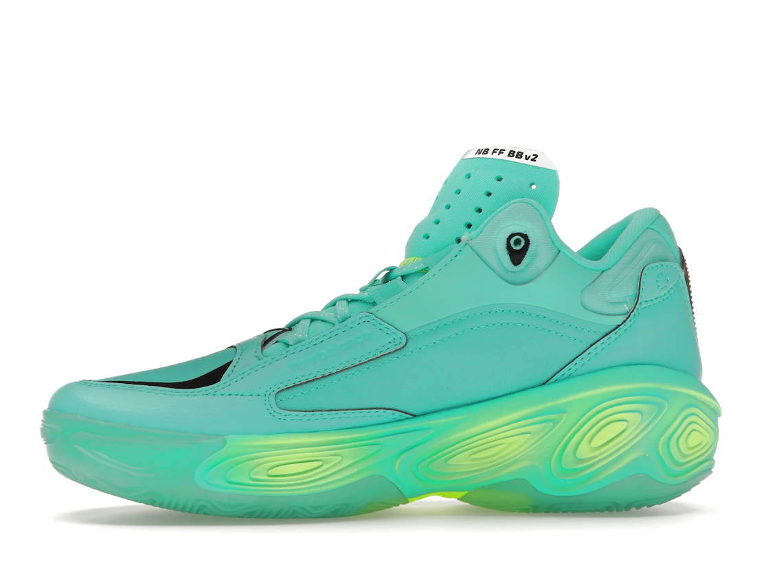Vue 18 de New Balance Fresh Foam BB V2 Cyber Jade
