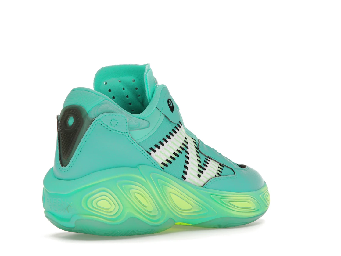 Vue 32 de New Balance Fresh Foam BB V2 Cyber Jade