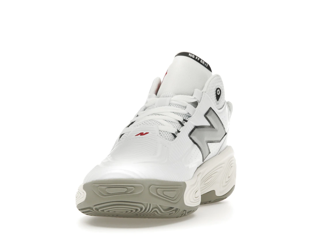 Vue 12 de New Balance Fresh Foam BB v2 White Sea Salt
