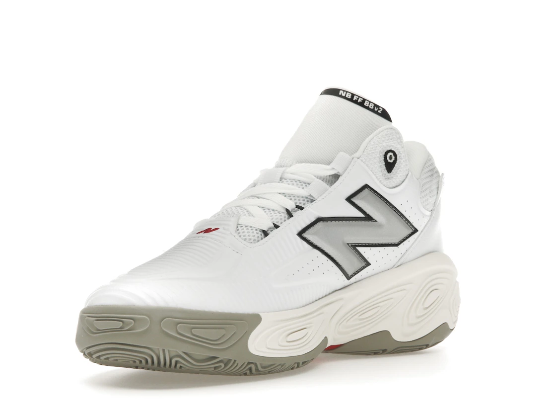 Vue 14 de New Balance Fresh Foam BB v2 White Sea Salt