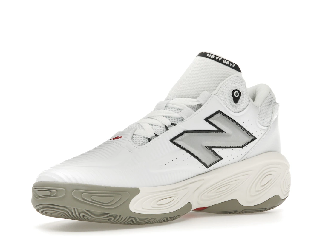 Vue 15 de New Balance Fresh Foam BB v2 White Sea Salt