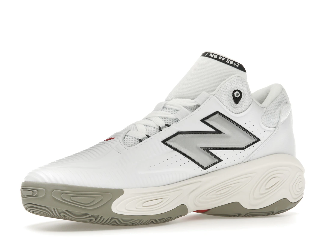 Vue 16 de New Balance Fresh Foam BB v2 White Sea Salt