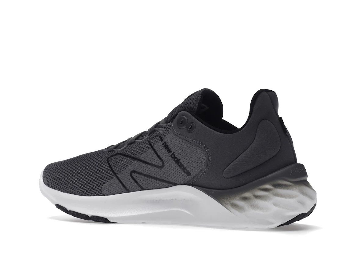 Vue 22 de New Balance Fresh Foam Roav v2 Castlerock