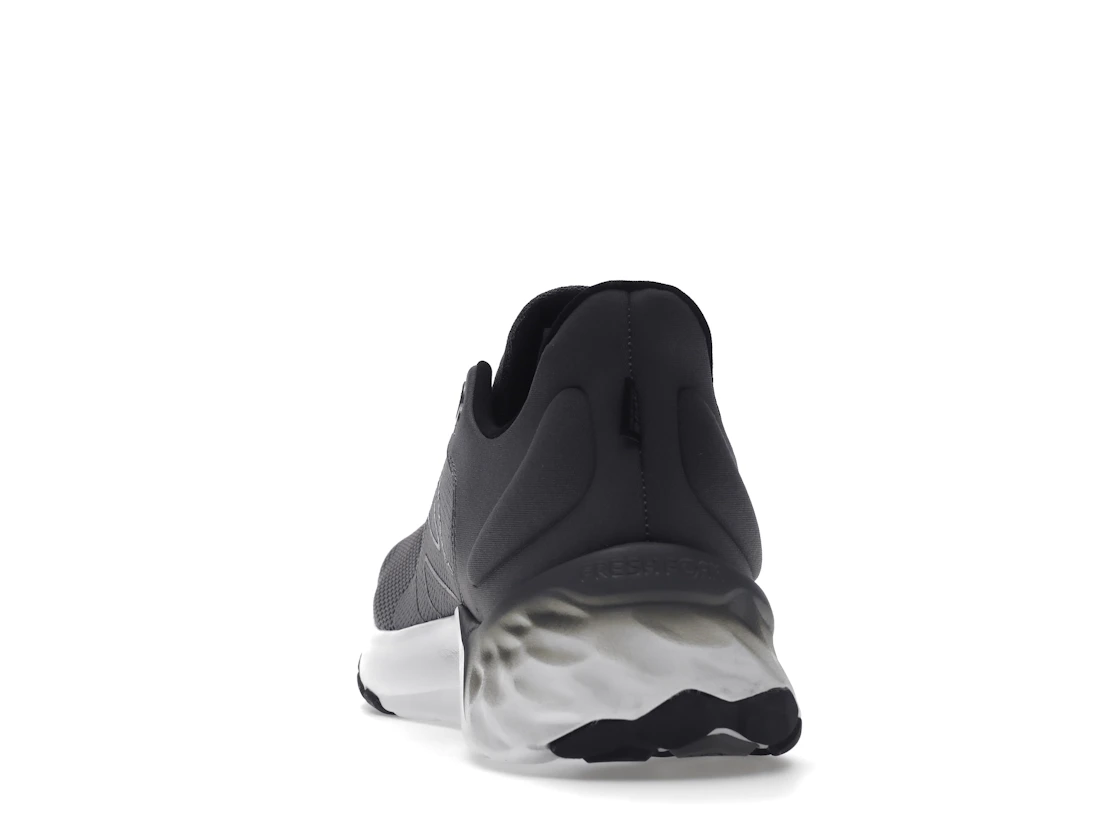 Vue 27 de New Balance Fresh Foam Roav v2 Castlerock