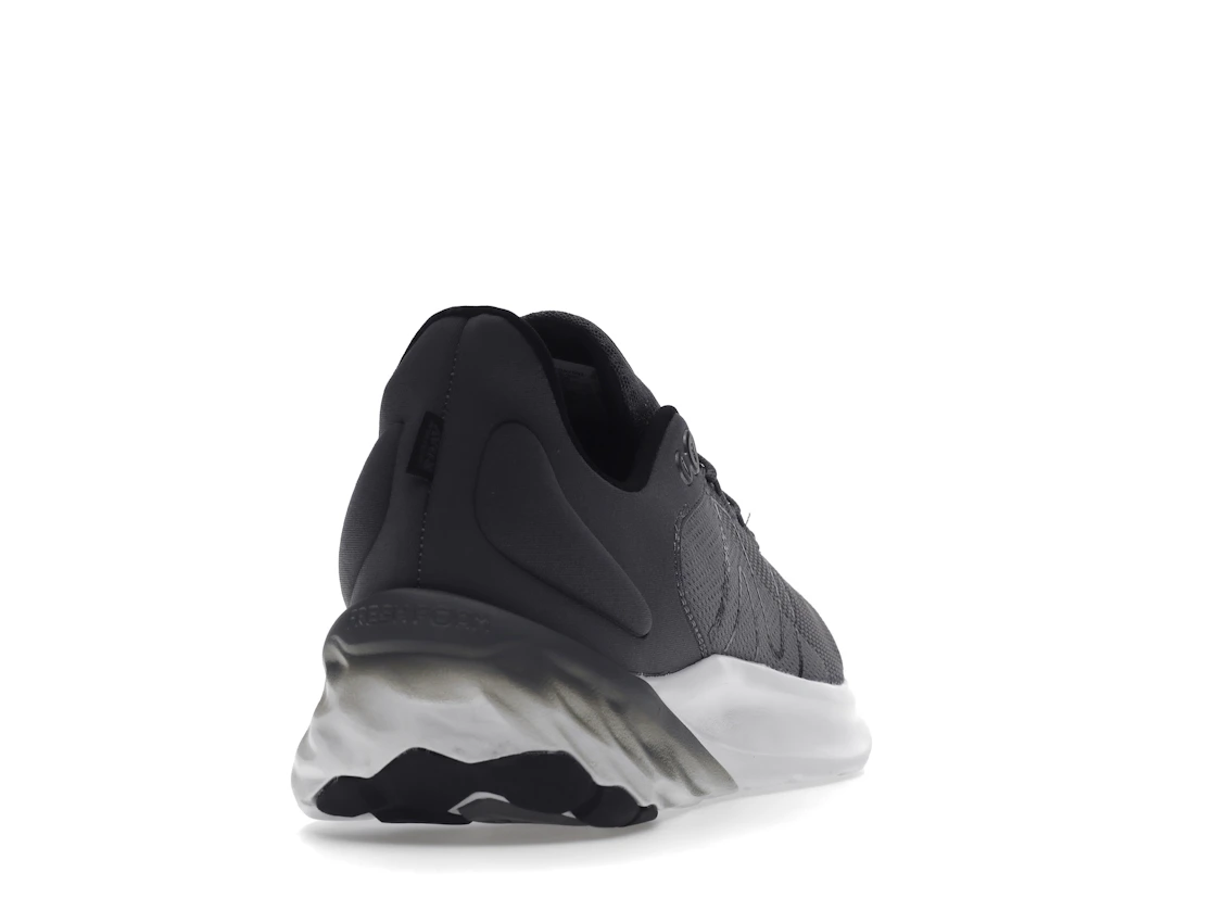 Vue 30 de New Balance Fresh Foam Roav v2 Castlerock