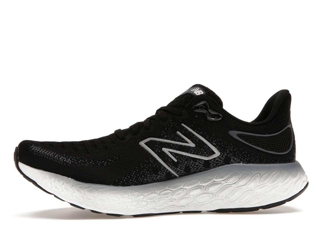 Vue 18 de New Balance Fresh Foam X 1080v12 Black Thunder White
