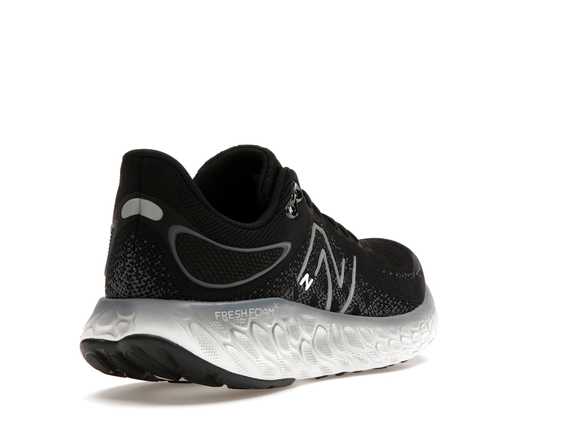 Vue 31 de New Balance Fresh Foam X 1080v12 Black Thunder White