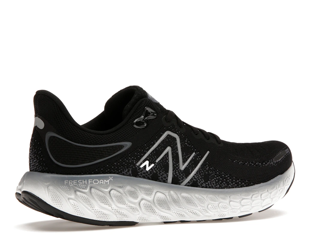 Vue 34 de New Balance Fresh Foam X 1080v12 Black Thunder White