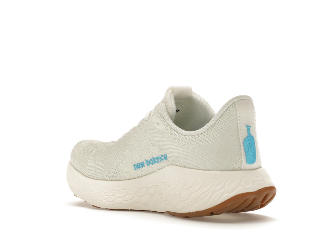 Vue 24 de New Balance Fresh Foam X 1080v12 Blue Bottle Coffee 