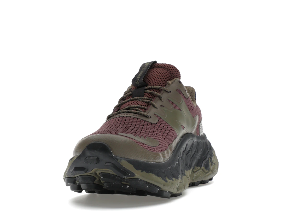 Vue 12 de New Balance Fresh Foam X More Trail Dark Camo Licorice