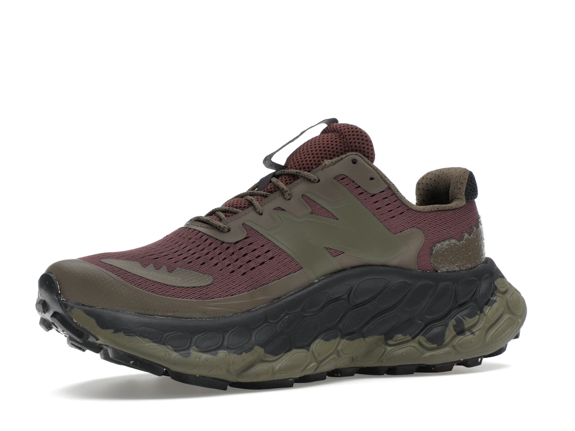 Vue 16 de New Balance Fresh Foam X More Trail Dark Camo Licorice