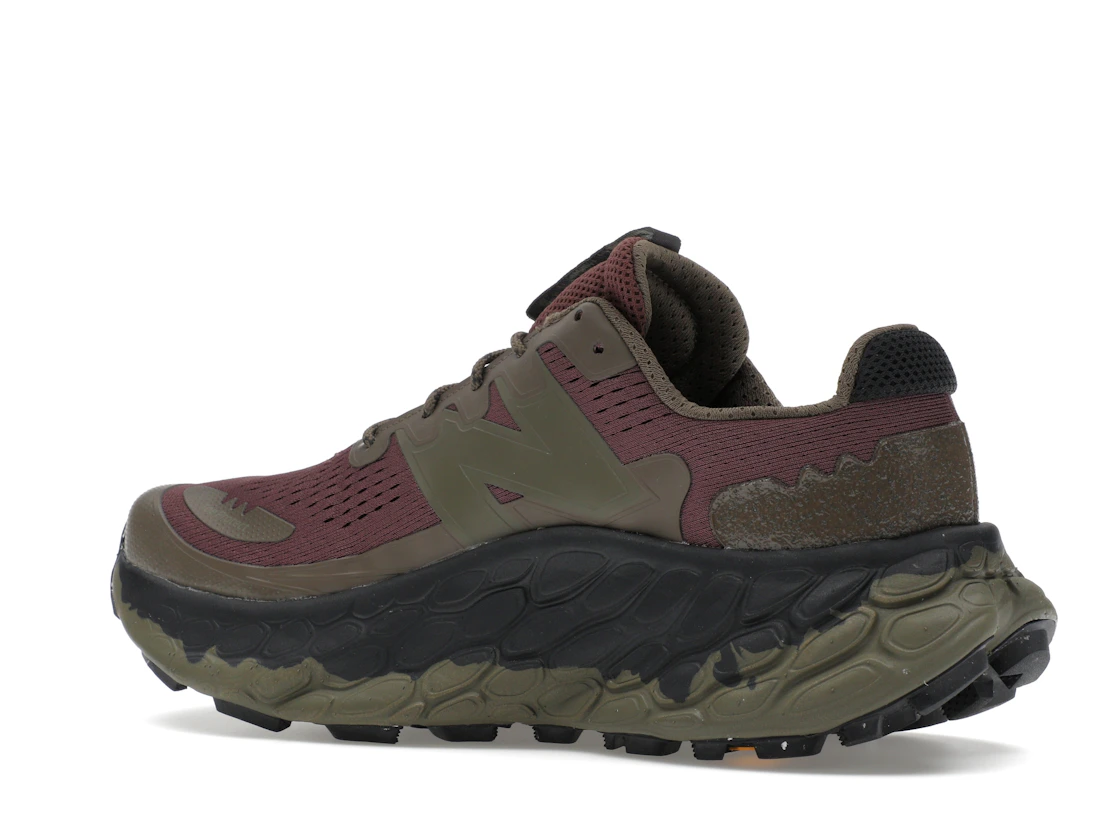 Vue 22 de New Balance Fresh Foam X More Trail Dark Camo Licorice