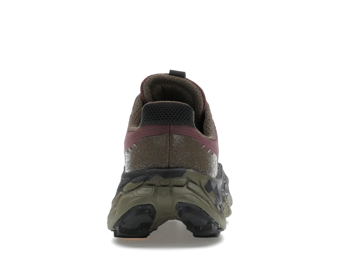 Vue 28 de New Balance Fresh Foam X More Trail Dark Camo Licorice